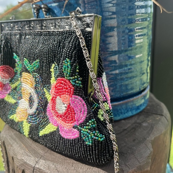 RARE VINTAGE 100% PURE SILK HAND BEADED FLORAL PURSE - Picture 4 of 11